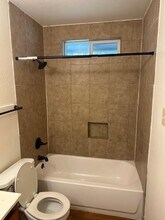 2227 E Stassney Ln in Austin, TX - Foto de edificio - Building Photo