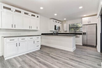 14209 SW 94th Cir Ln in Miami, FL - Building Photo - Building Photo