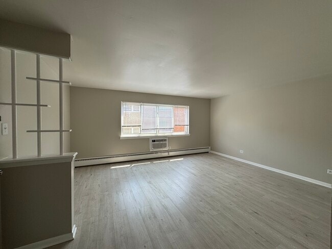 2031 W 111th St in Chicago, IL - Building Photo - Building Photo