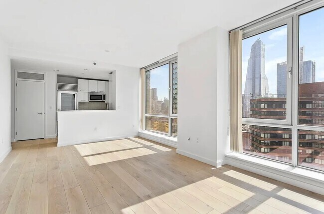 635 W 42nd St in New York, NY - Building Photo - Building Photo