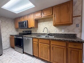 12802 Midway Rd in Dallas, TX - Building Photo - Building Photo