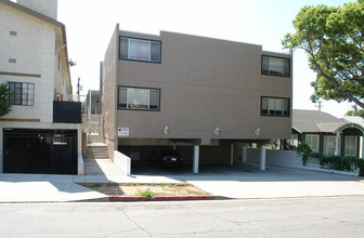 520 E Tujunga Ave in Burbank, CA - Building Photo - Building Photo