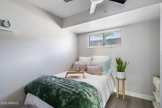 4025 N 40th St in Phoenix, AZ - Building Photo - Building Photo