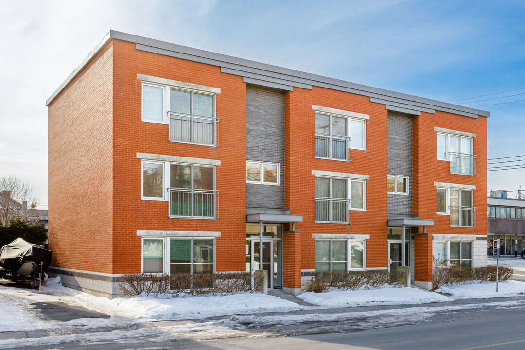 2885 Notre-Dame Rue in Lachine, QC - Building Photo