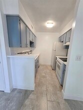 5877 Windhover Dr in Orlando, FL - Building Photo - Building Photo