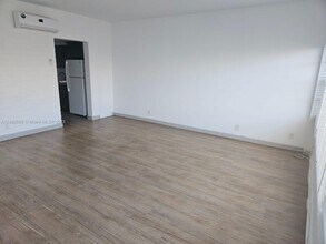 4144 El Mar Dr-Unit -9 in Lauderdale-by-the-Sea, FL - Building Photo - Building Photo