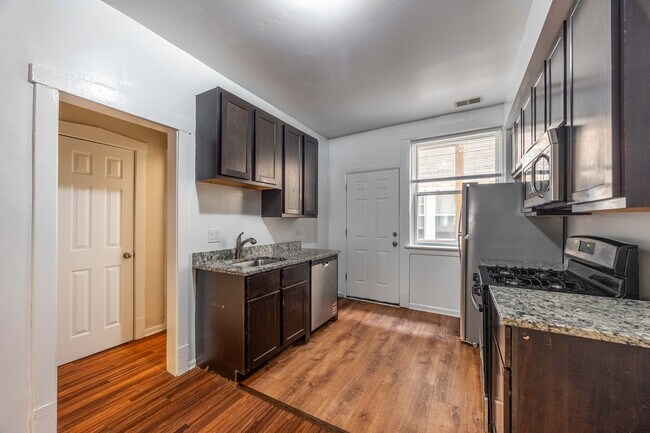 property at 3753 W Sunnyside Ave