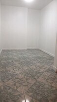 4189 Gleane St in Elmhurst, NY - Building Photo