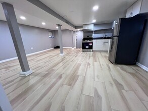 5628 W Eastwood Ave in Chicago, IL - Building Photo - Building Photo