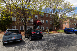 Danbury Place Condominiums in Methuen, MA - Building Photo - Building Photo