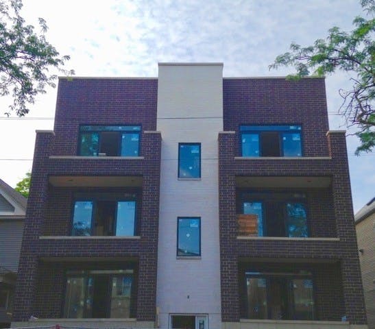 3649 W Belmont Ave, Unit 2E in Chicago, IL - Building Photo