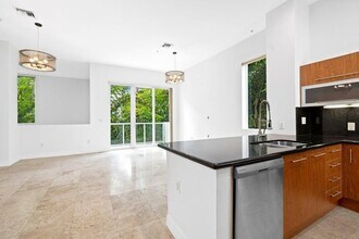 775 NE 4th Ave in Fort Lauderdale, FL - Building Photo - Building Photo