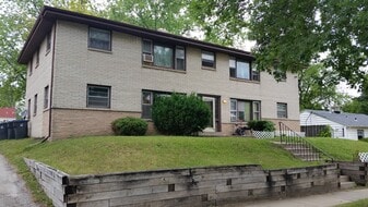 926 Blackstone Ave, Unit #3 in Waukesha, WI - Building Photo