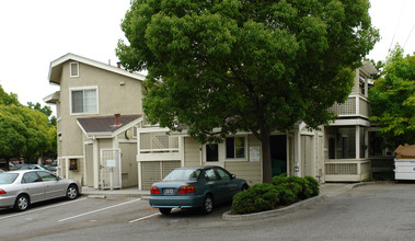 The Meadows Apartments in San Jose, CA - Building Photo - Building Photo