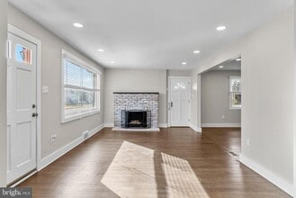 48 S Locust Ave in Evesham, NJ - Building Photo - Building Photo