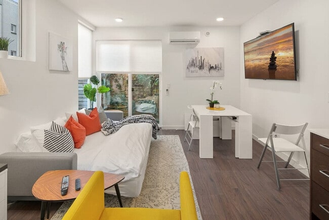 915 14th Ave in Seattle, WA - Building Photo - Building Photo