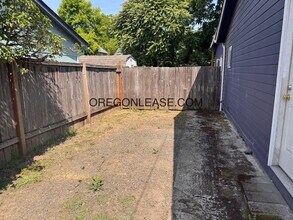 4641 Scenic Dr in Eugene, OR - Building Photo - Building Photo