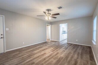 4817 Van Fleet St in Houston, TX - Building Photo - Building Photo