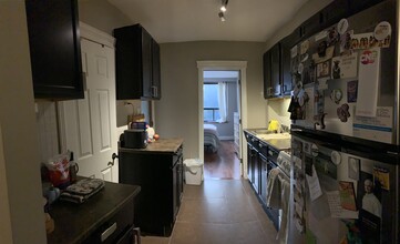 352 Winona Dr in Toronto, ON - Building Photo - Building Photo