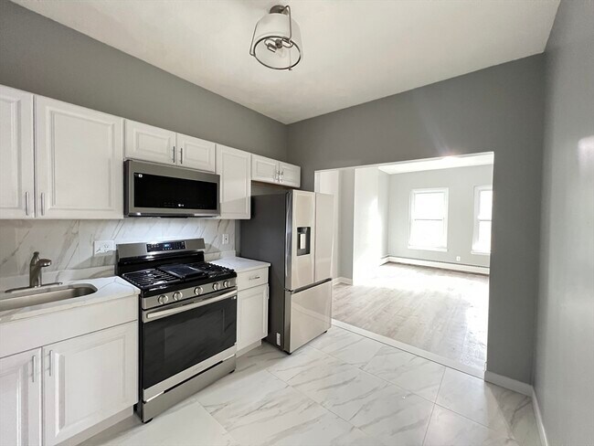 108 Union Pk St-Unit -3 in Boston, MA - Building Photo - Building Photo