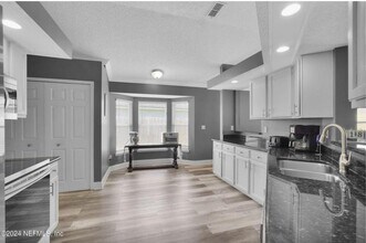 8959 Bridgecreek Dr in Jacksonville, FL - Building Photo - Building Photo