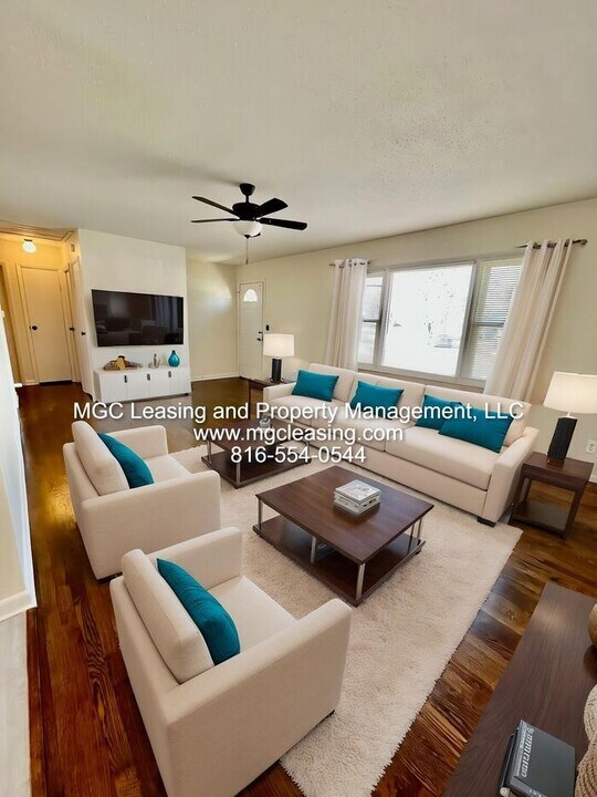 507 SW 1st Terrace in Lee's Summit, MO - Foto de edificio