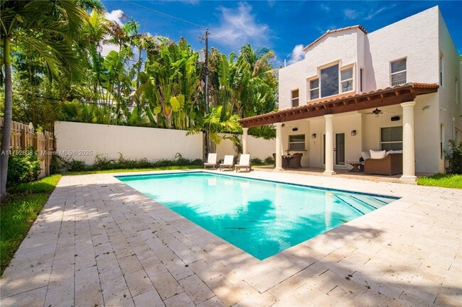 property at 3514 Crystal Ct