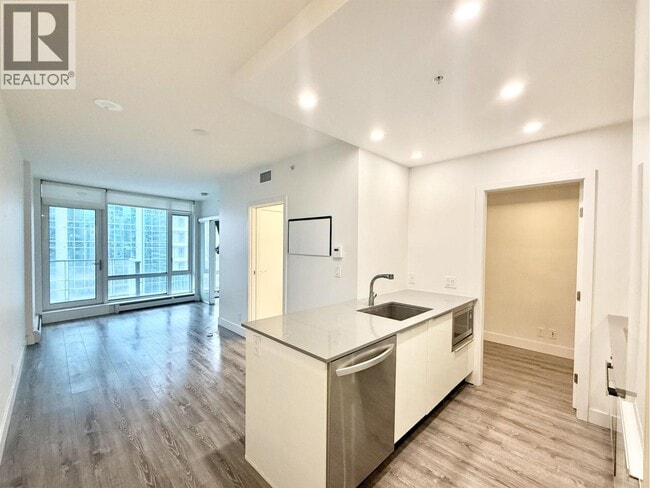 1283 Howe St in Vancouver, BC - Building Photo - Building Photo