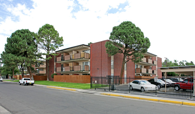 Alvarado Apartments in Albuquerque, NM - Building Photo - Building Photo