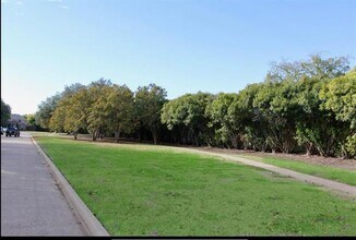 5832 Mossbrook Trail in Dallas, TX - Building Photo - Building Photo