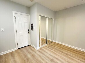 5710 N Winthrop Ave in Chicago, IL - Building Photo - Building Photo