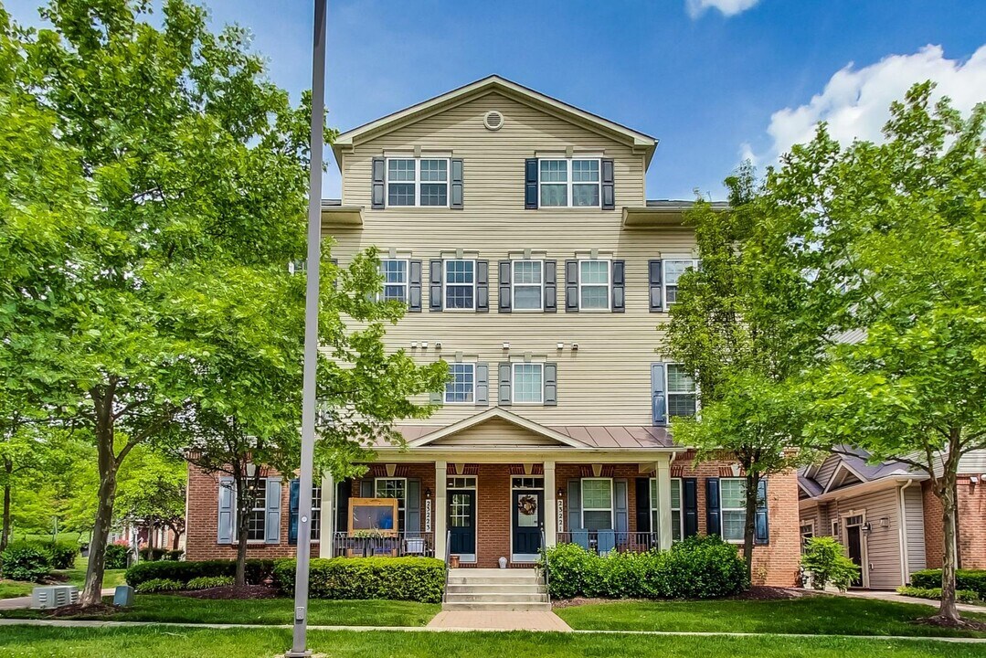 23223 Observation Dr in Clarksburg, MD - Building Photo