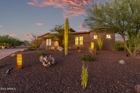 8566 E Cavalry Dr in Scottsdale, AZ - Foto de edificio - Building Photo