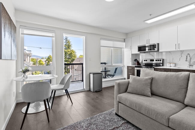 2551 Kingsway