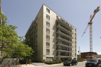Crystal Arms Apartments in Ottawa, ON - Building Photo - Building Photo