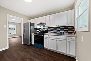 3410 Elizabeth St NW, Unit 2 in Huntsville, AL - Building Photo