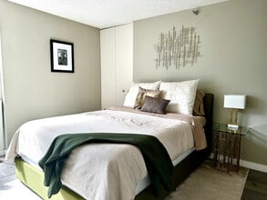 111 W Wacker Dr in Chicago, IL - Building Photo - Building Photo