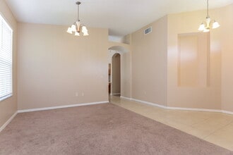 4551 Mapletree Loop in Wesley Chapel, FL - Foto de edificio - Building Photo