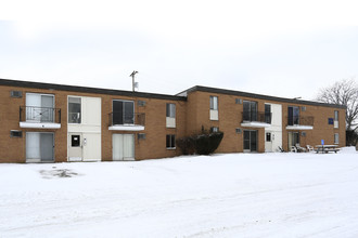 Brookview Commons Apartments in Cleveland, OH - Building Photo - Building Photo