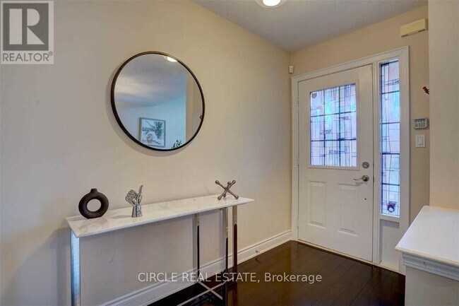 2971 Westoak Trails Blvd in Oakville, ON - Building Photo - Building Photo