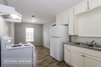 7117 Weyburn St in Houston, TX - Building Photo - Building Photo