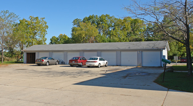 Norway-Aire Apartments in Muskego, WI - Building Photo - Building Photo