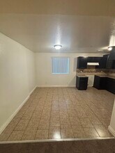 8848 Orchard Ave in Los Angeles, CA - Foto de edificio - Building Photo