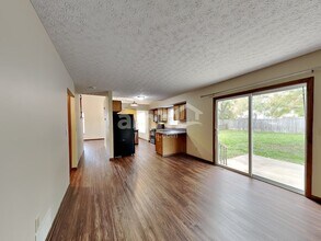 2545 Willowgate Rd in Grove City, OH - Foto de edificio - Building Photo