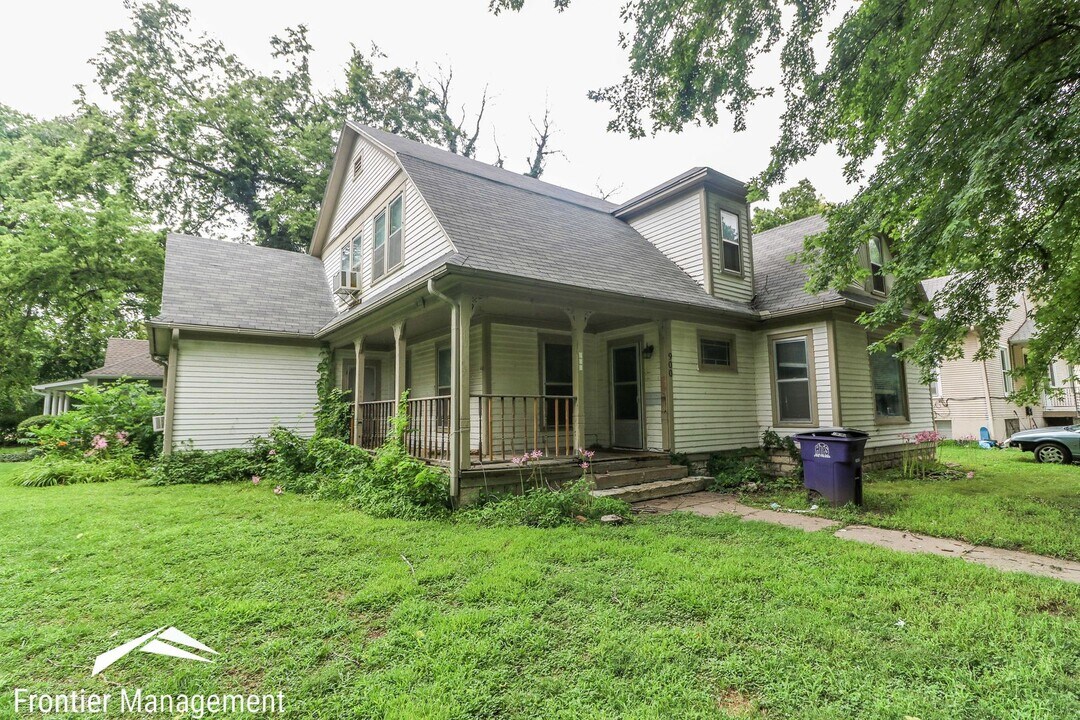 900 Leavenworth St in Manhattan, KS - Building Photo