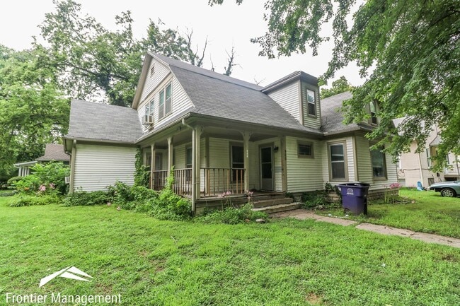 property at 900 Leavenworth St