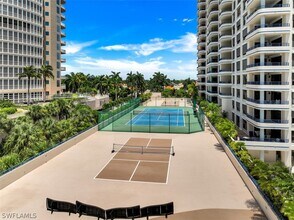 4451 Gulf Shore Blvd N in Naples, FL - Building Photo - Building Photo