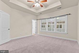 13693 Neil Armstrong Ave, Unit 4E in Herndon, VA - Building Photo - Building Photo