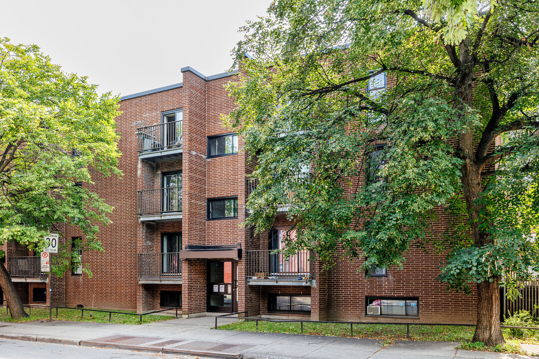 2650 Delisle Rue in Montréal, QC - Building Photo