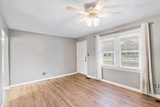 581 Rhodestown Rd in Jacksonville, NC - Building Photo - Building Photo